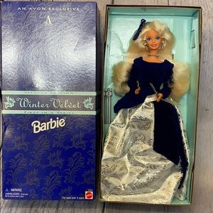 💥 3/$25 Winter velvet Barbie